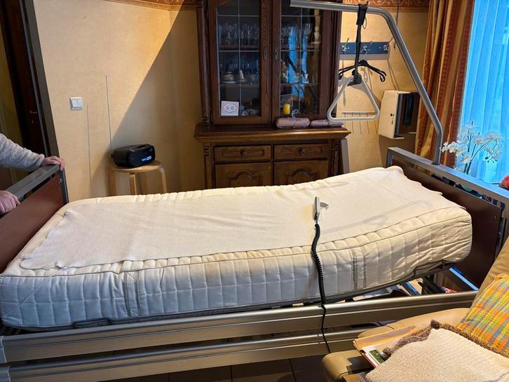 Elektrisch verstelbaar hoog-laagbed met matras, Maison & Meubles, Chambre à coucher | Lits, Utilisé, Une personne, Réglable, Enlèvement