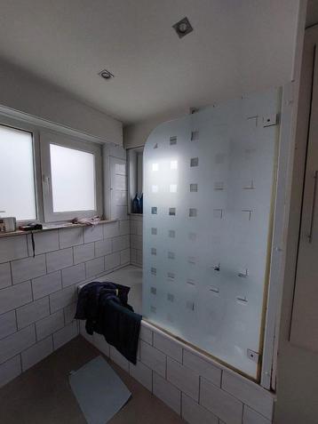 GRATIS_Douchewand (glas) en bad + thermostatische kraan  beschikbaar voor biedingen