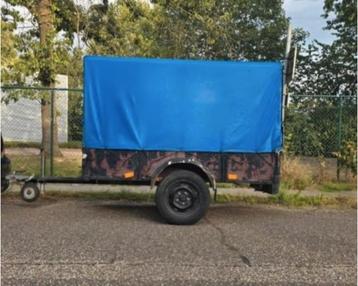 aanhangwagen met huif beschikbaar voor biedingen