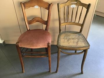 5 antieke stoelen aan slechts 10 euro per stoel beschikbaar voor biedingen