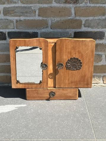 Eiken toiletkastje beschikbaar voor biedingen