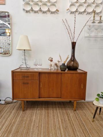 Vintage dressoir / kastje messing greepjes schuifdeurtjes beschikbaar voor biedingen