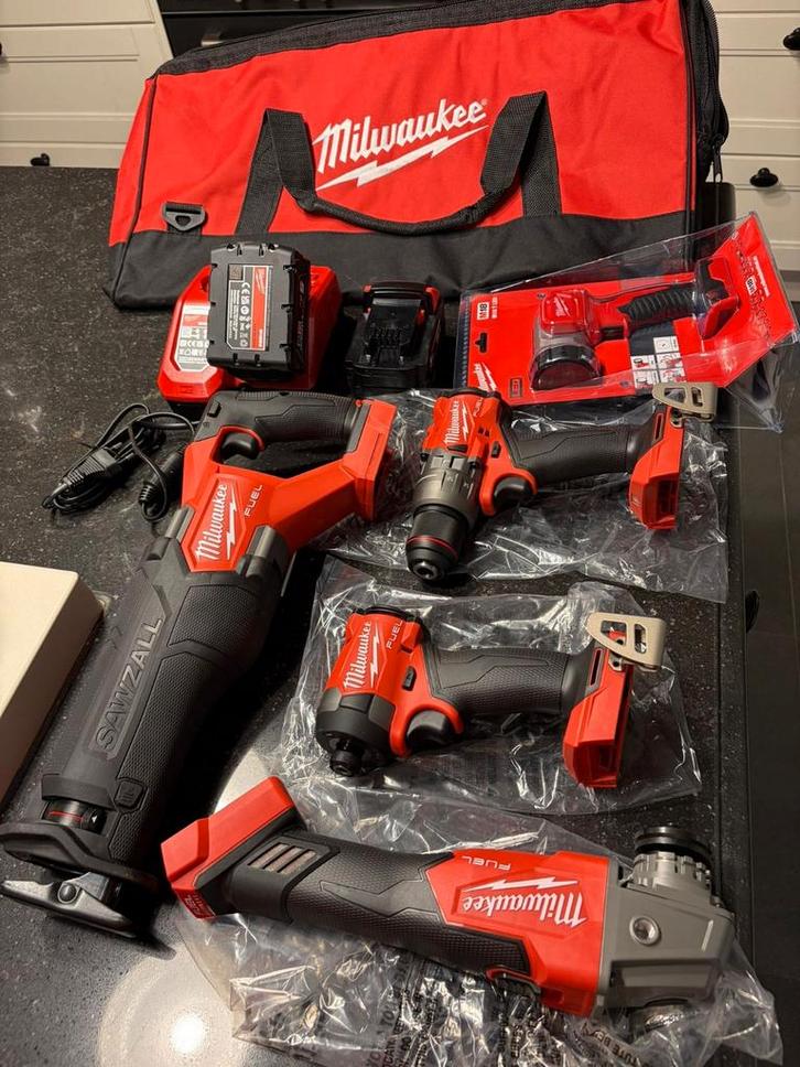 Milwaukee M18 FUEL Set – NIEUW – 2x 5.0Ah, Doe-het-zelf en Bouw, Gereedschap | Boormachines, Ophalen