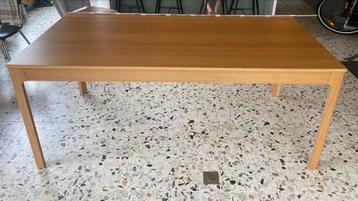 Eikfineer tafel in perfecte staat beschikbaar voor biedingen