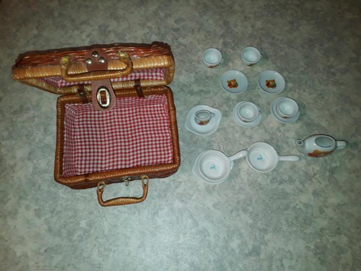 SERVIES MINIATUUR VINTAGE RIETEN MAND, Antiek en Kunst, Curiosa en Brocante, Ophalen