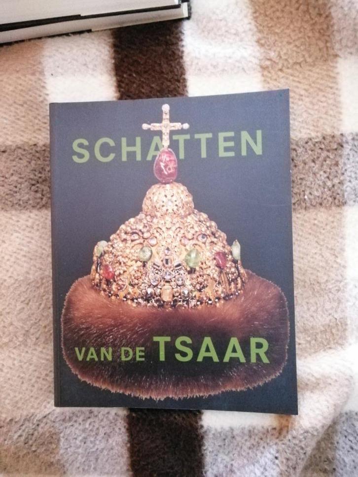 Schatten van de Tsaar boek softcover, Livres, Art & Culture | Arts plastiques, Comme neuf, Enlèvement ou Envoi