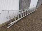 Échelle triple, 3x14 niveaux en aluminium.
Visible et enlève, Doe-het-zelf en Bouw, Ladders en Trappen, Ophalen, Zo goed als nieuw