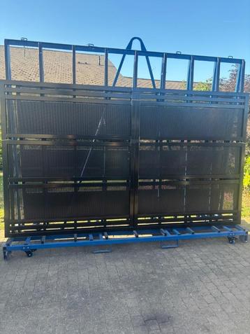 moderne poort beschikbaar voor biedingen
