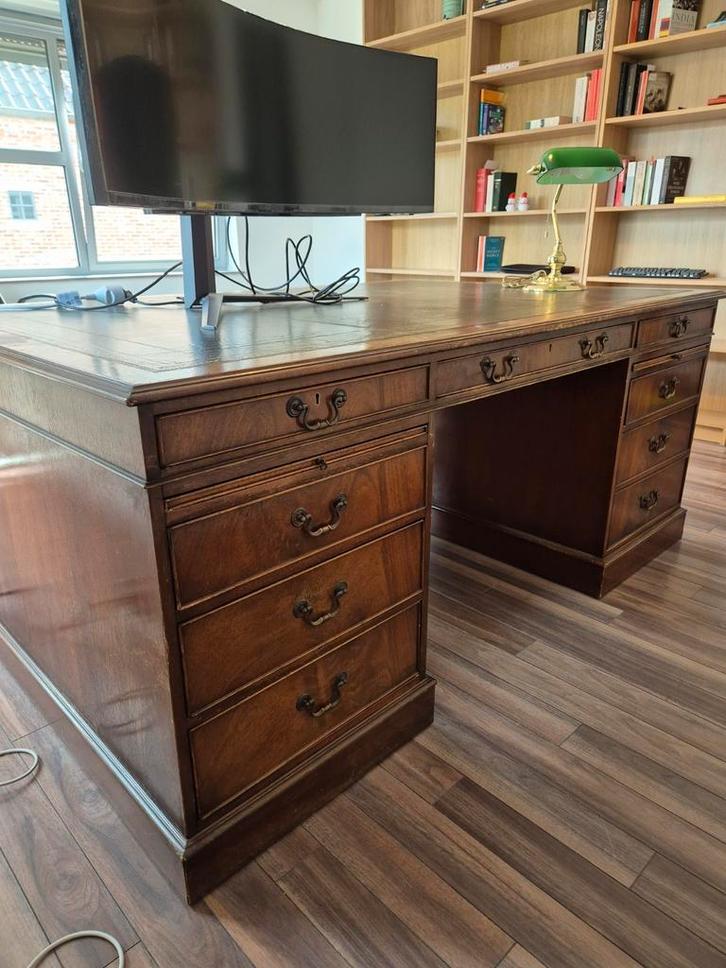 Grote antieke magistraten bureau, Huis en Inrichting, Bureaus, Gebruikt, Bureau, Ophalen