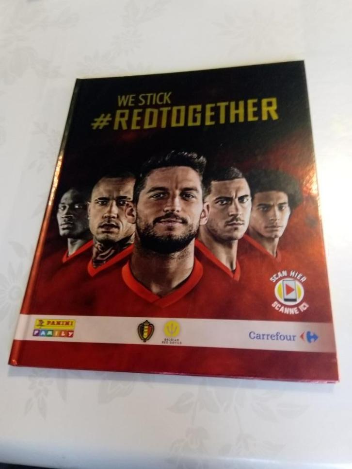 album Panini Carrefour We stick #Redtogether - compleet, Boeken, Prentenboeken en Plaatjesalbums, Plaatjesalbum, Ophalen of Verzenden