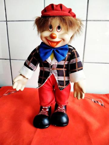 POUPEE CLOWN disponible aux enchères