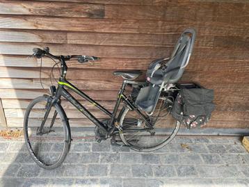 Set dames en herenfiet Thompson beschikbaar voor biedingen