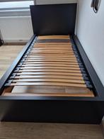 Zwartbruin Ikea bed (90x200) met twee bedlades, Huis en Inrichting, Ophalen, Ikea style, Eenpersoons, Hout