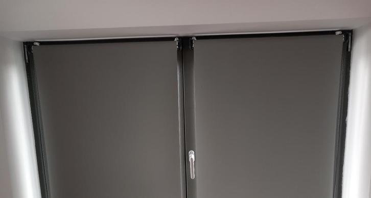 2 stores occultant thermique, Huis en Inrichting, Stoffering | Gordijnen en Lamellen, Zo goed als nieuw, 150 tot 200 cm, 50 tot 100 cm