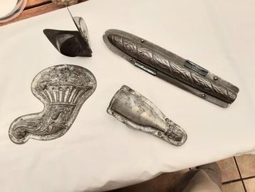 4 oude chocolade vormen.  beschikbaar voor biedingen