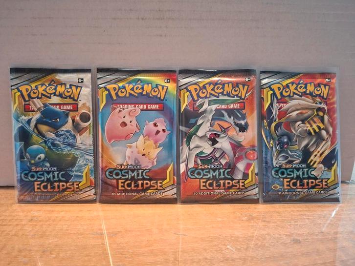 Artset Cosmic Eclipse boosterpacks, Hobby en Vrije tijd, Verzamelkaartspellen | Pokémon, Booster, Ophalen