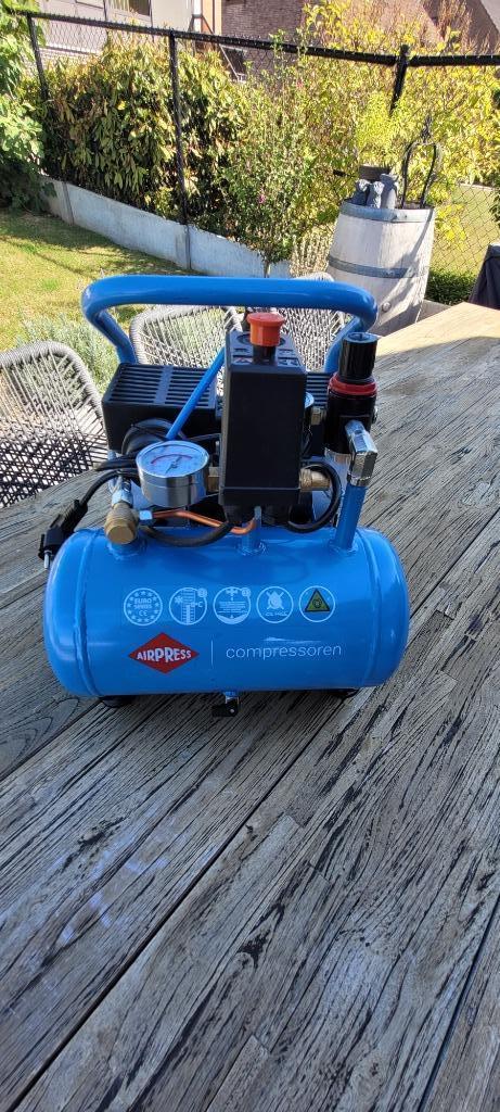 Compressor Airpress L6-95( zgan) NP €193,00, Doe-het-zelf en Bouw, Compressors, Zo goed als nieuw, Geluidgedempt, Mobiel, Olievrij