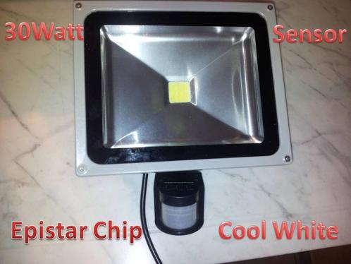 LED schijnwerper Flood Light 30W+sensor- cool white, Tuin en Terras, Buitenverlichting, Nieuw, Overige typen, Aluminium, Minder dan 50 watt