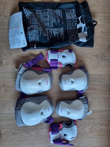 Protections genoux/coudes taille S 9 à 15 ans beschikbaar voor biedingen