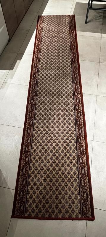 Tapijt  315cm x 68cm  beschikbaar voor biedingen