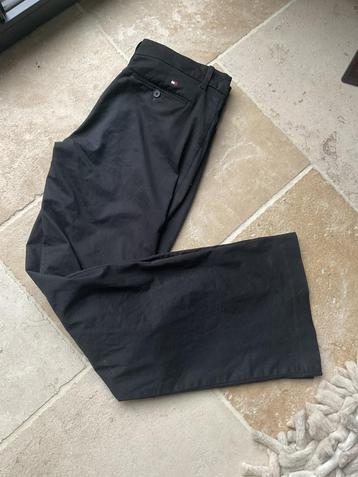 Pantalon Tommy Hilfiger pour femme, taille 42 disponible aux enchères