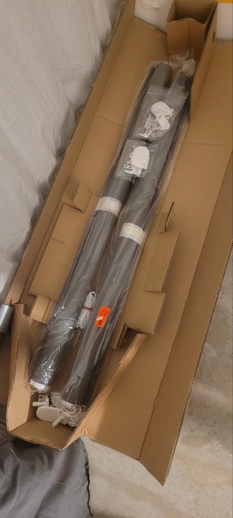 Volets enrouleurs à éclipse solaire x2 neufs dans leur boîte, Maison & Meubles, Ameublement | Rideaux & Stores à lamelles, Enlèvement