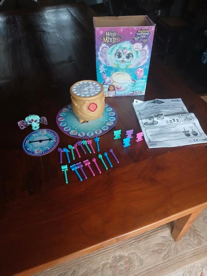 magie Mixies Magisch  toverdrank spel-compleet doos licht be, Hobby en Vrije tijd, Gezelschapsspellen | Bordspellen, Zo goed als nieuw
