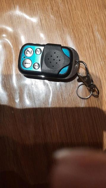 Telecommande porte de garage beschikbaar voor biedingen