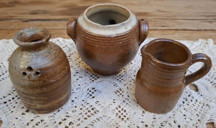 Mini Frans brocante gres, geurflesje, potje, kannetje, Antiek en Kunst, Curiosa en Brocante, Ophalen of Verzenden