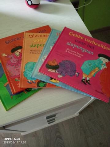 4 voorleesboeken voor kinderen beschikbaar voor biedingen
