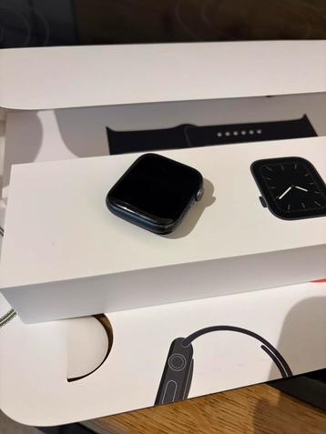 Appel watch 5 serieus - 44MM BLACK beschikbaar voor biedingen