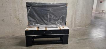 Sharp 50" TV + Sharp TV meubel incl. surround beschikbaar voor biedingen