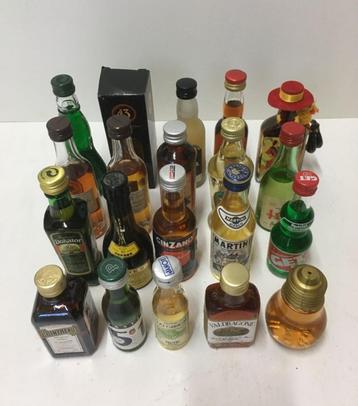 20 Miniatuur Cointreau, Pastis, 43, ... flesjes - vol disponible aux enchères