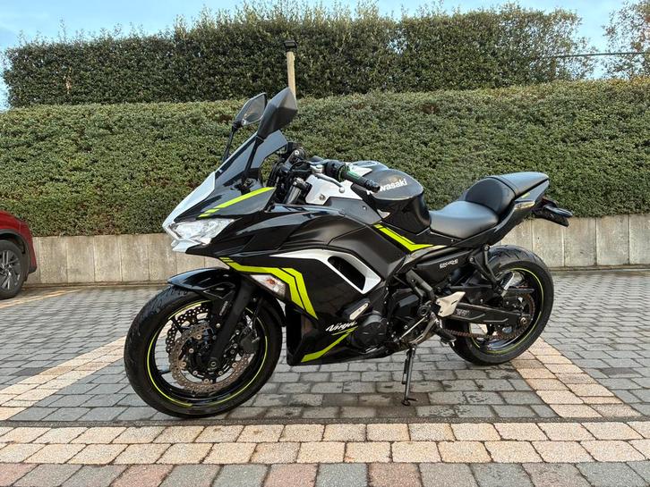 Kawasaki Ninja 650 — 2021 — Akrapović — 30801 km, Motos, Motos | Kawasaki, Particulier, Sport, plus de 35 kW, 2 cylindres, Permis Moto A