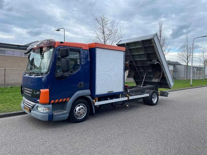DAF LF 45 kipper + crane, Auto's, Bestelwagens en Lichte vracht, ABS, Daf, Diesel, Automaat, Blauw