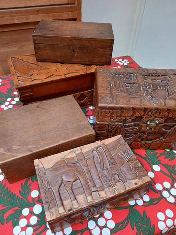 Kleine kistjes (collectie van 5) beschikbaar voor biedingen