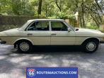 Mercedes Benz 300 D sedan - 1977 | Route 66 Auctions, Lederen bekleding, 4 deurs, Beige, Bedrijf
