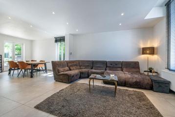 Villa à louer à Fontaine-L'eveque, 2 chambres beschikbaar voor biedingen