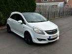 Te Koop: Opel Corsa D 1.4 (101pk) - 3 Deurs Zetelverwarming, Auto's, Euro 5, Stof, 4 cilinders, Wit