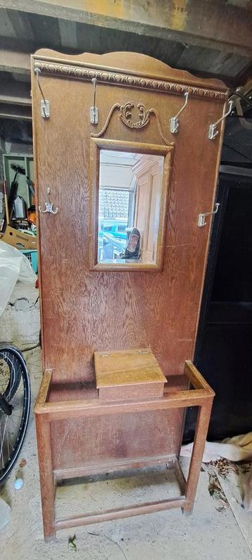 Ancien Meuble Vestiaire Porte Manteaux  disponible aux enchères