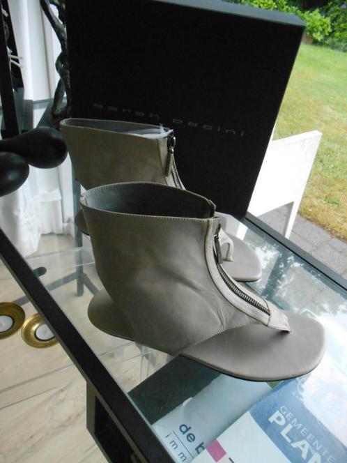 Sarah Pacini, Kleding | Dames, Schoenen, Nieuw, Lage of Enkellaarzen, Beige, Ophalen of Verzenden