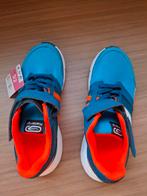 Nieuwe sportschoenen van Decathlon maat 32, Kinderen en Baby's, Kinderkleding | Schoenen en Sokken, Ophalen, Zo goed als nieuw