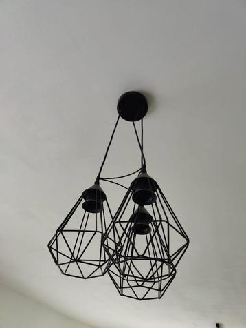 Industriële hanglamp – 3-lamps – zwart draadstaal beschikbaar voor biedingen