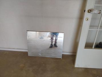 Miroir neuf! Sous plastique, en excellent état. beschikbaar voor biedingen
