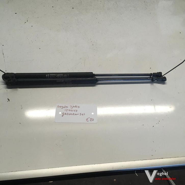 Toyota Yaris 2001 Wagennr 1700107  Gasveren set achterklep, Auto-onderdelen, Carrosserie, Gebruikt, Ophalen of Verzenden