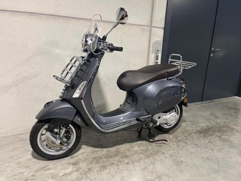 Vespa Primavera 50cc Classe B Touring en parfait état, Vélos & Vélomoteurs, Scooters | Vespa, Comme neuf, Autres modèles, Classe B (45 km/h)