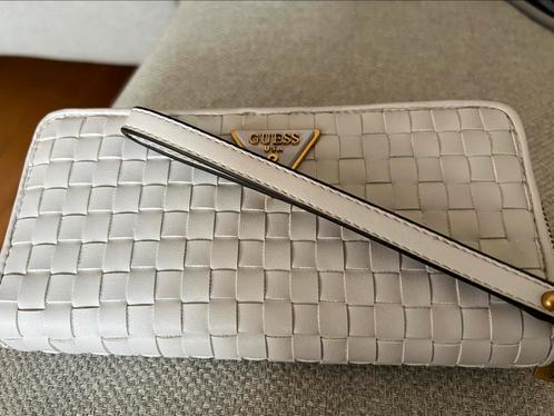 Portomonee Guess, Handtassen en Accessoires, Portemonnees, Zo goed als nieuw, Guess, Beige, Verzenden