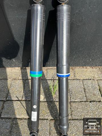 Schokbreker achter Toyota hi lux  SET L/R SAMEN € 99 beschikbaar voor biedingen