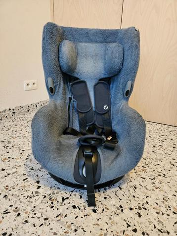 Maxi Cosi Axiss met afneembare beschermhoes beschikbaar voor biedingen