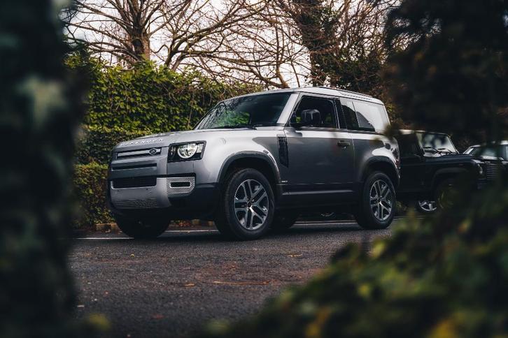 Land Rover Defender 90 3,0 // EIGER GREY // EX BTW, Auto's, Land Rover, Bedrijf, Te koop, 360° camera, 4x4, ABS, Achteruitrijcamera